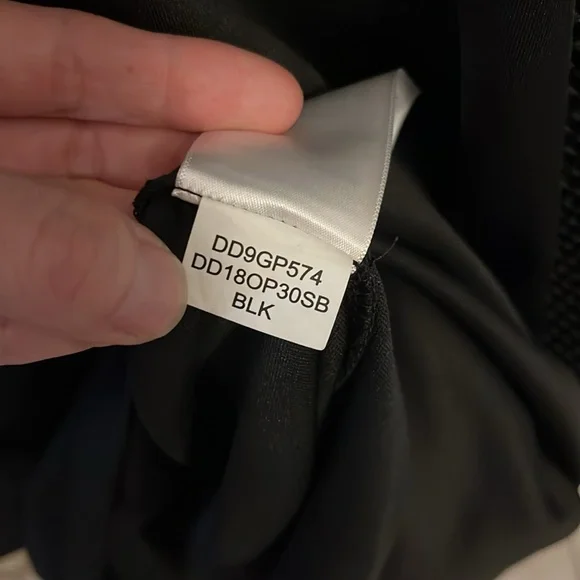 DKNY dress. NWOT. Size 6 - Picture 12 of 12